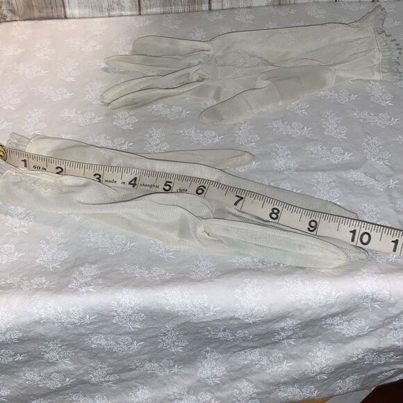 Vintage White Sheer Chiffon Nylon Gloves Size Large - Picture 13 of 14